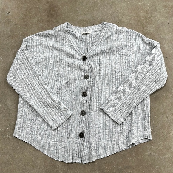 Lightweight Cardigan Long Sleeve - Picture 1 of 5